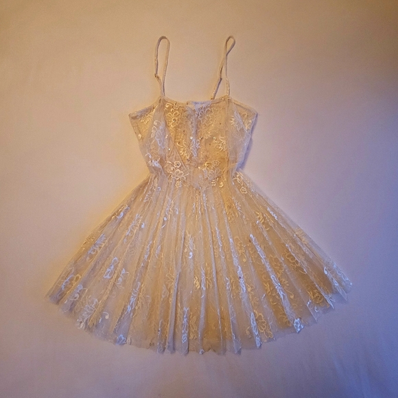 Robe Pull Forever 21 - Couleur Olive, Manches Courtes, Taille S - Tissu Sheer - Occasion Très Bon état
